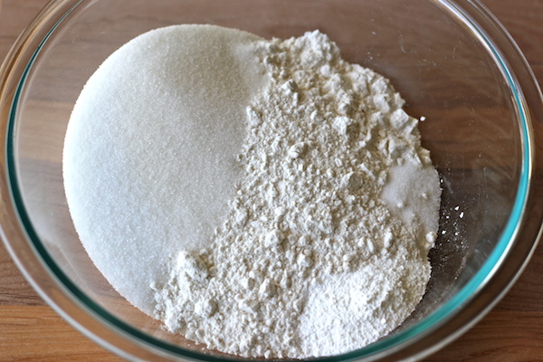 Orange Sour Cream Muffins with Zesty Orange Glaze - Start your mornings off right with these refreshing muffins with a decadent glaze!