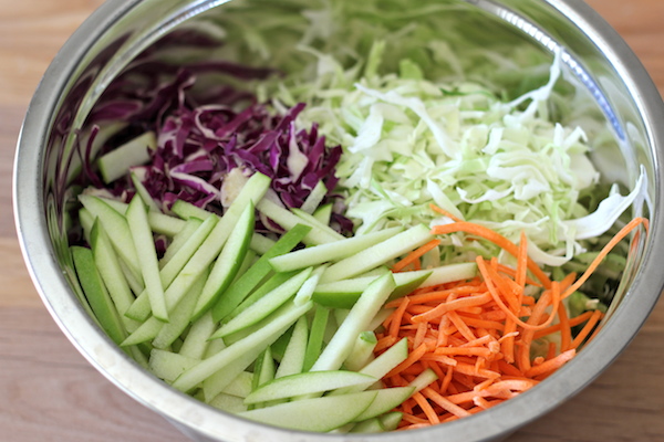 Apple and Poppy Seed Coleslaw - Wonderfully tangy and refreshing, and the perfect side dish to any meal!