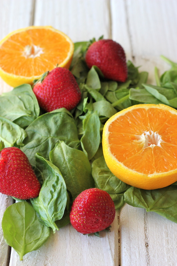 Green Smoothie - A refreshing smoothie loaded with fruits, spinach and Greek yogurt, and it doesn't even taste healthy!