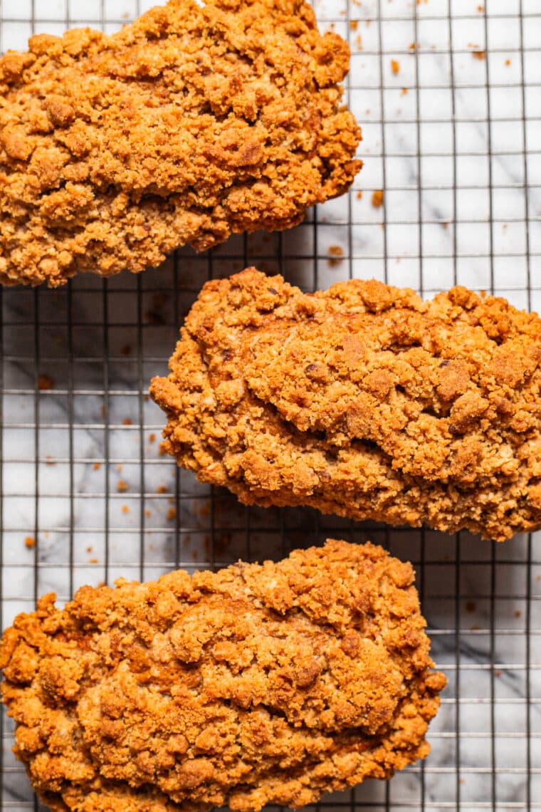 Crumbly Pumpkin Bread (SO EASY, NO MIXER!) - Mini pumpkin bread (lightened up) to satisfy that fall pumpkin craving! So moist + so flavorful.