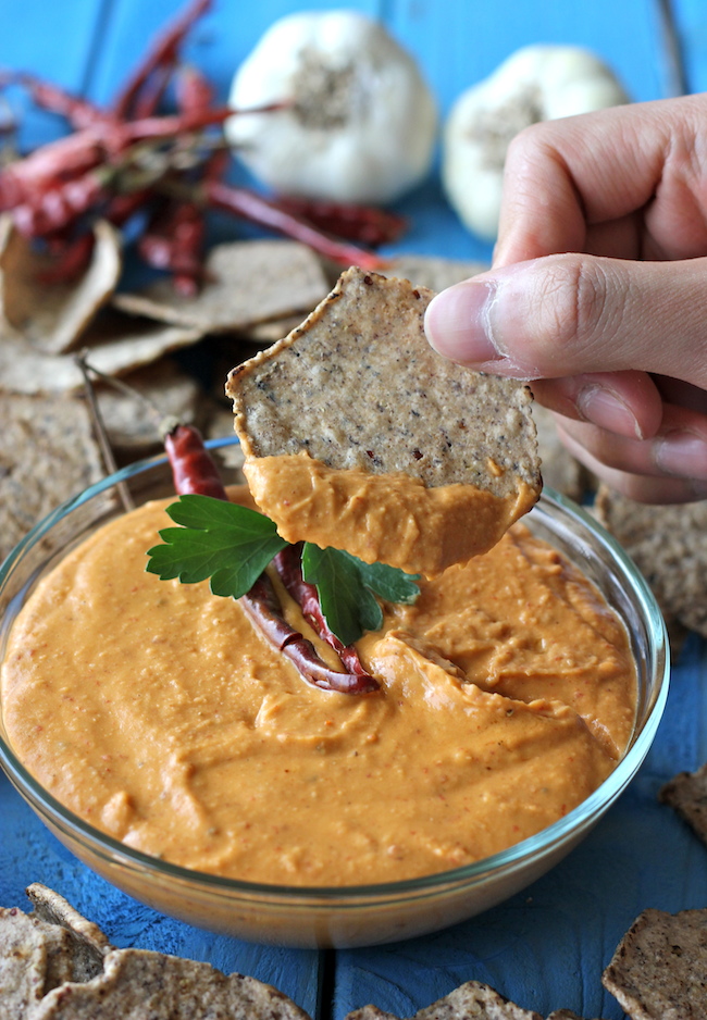 Spicy Chipotle White Bean Dip - A healthy bean dip with a spicy kick that you could easily make in the food processor in 5 minutes!