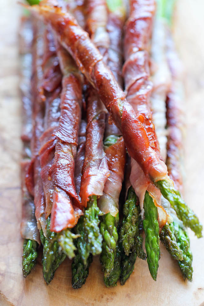 Prosciutto Wrapped Asparagus - The easiest, most tastiest appetizer with just 2 ingredients and 10 min prep!