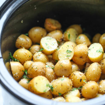 Slow Cooker Garlic Parmesan Potatoes