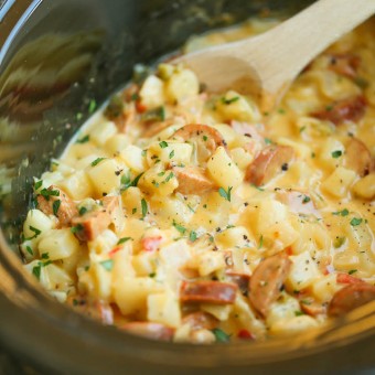 Slow Cooker Cheesy Breakfast Potatoes