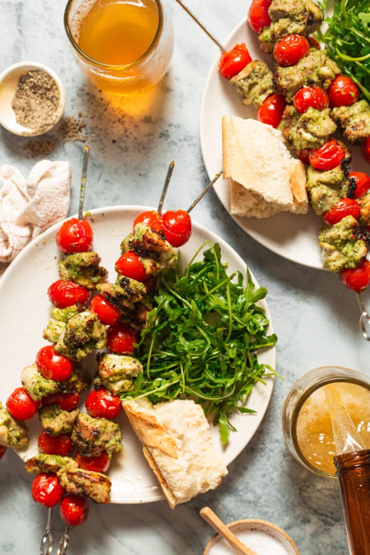 Chicken Pesto Kabobs - No-fuss easy peasy 4-ingredient kabobs! Make ahead of time (bake or grill) so you can whip this up anytime, anywhere!