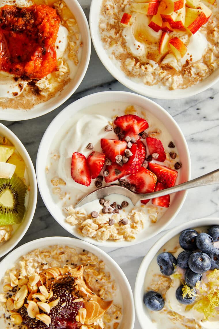 Easy Overnight Oats - Soak your oats overnight for the quickest breakfast all week long! You can double/triple the recipe. It's just so easy!