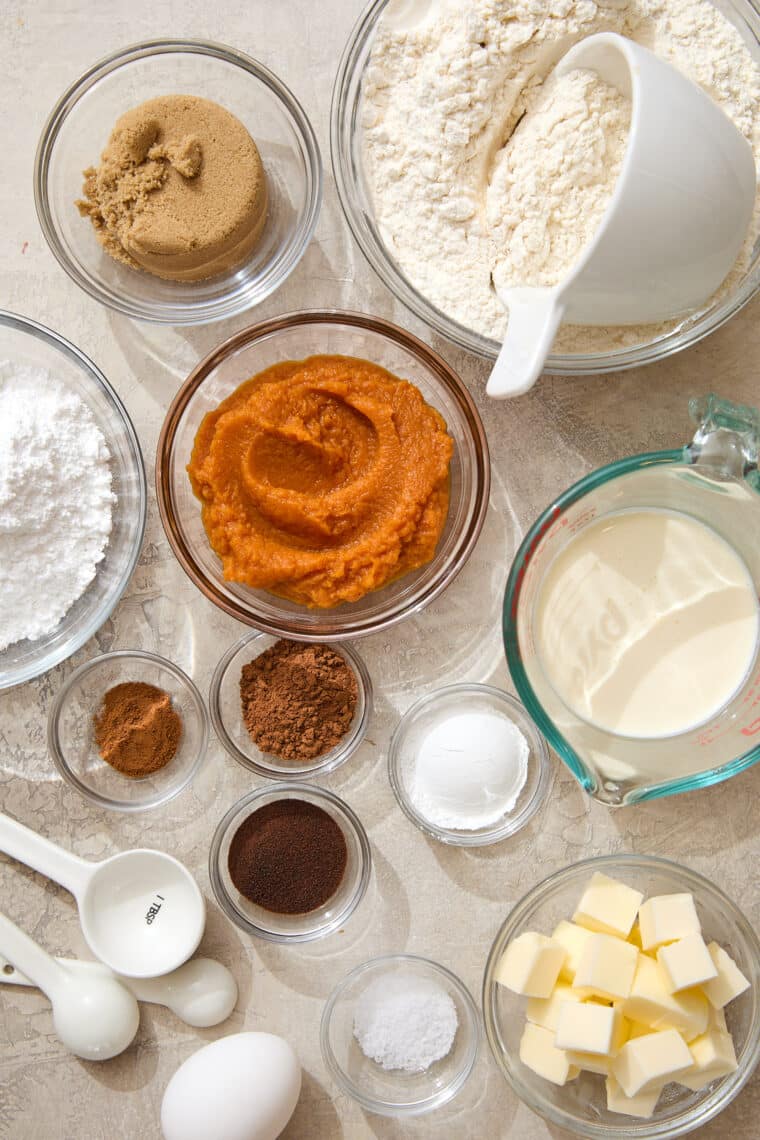 Pumpkin Spice Latte Scones - Tastes like everyone's favorited pumpkin spice latte, except with an epic, irresistible cinnamon glaze drizzle!