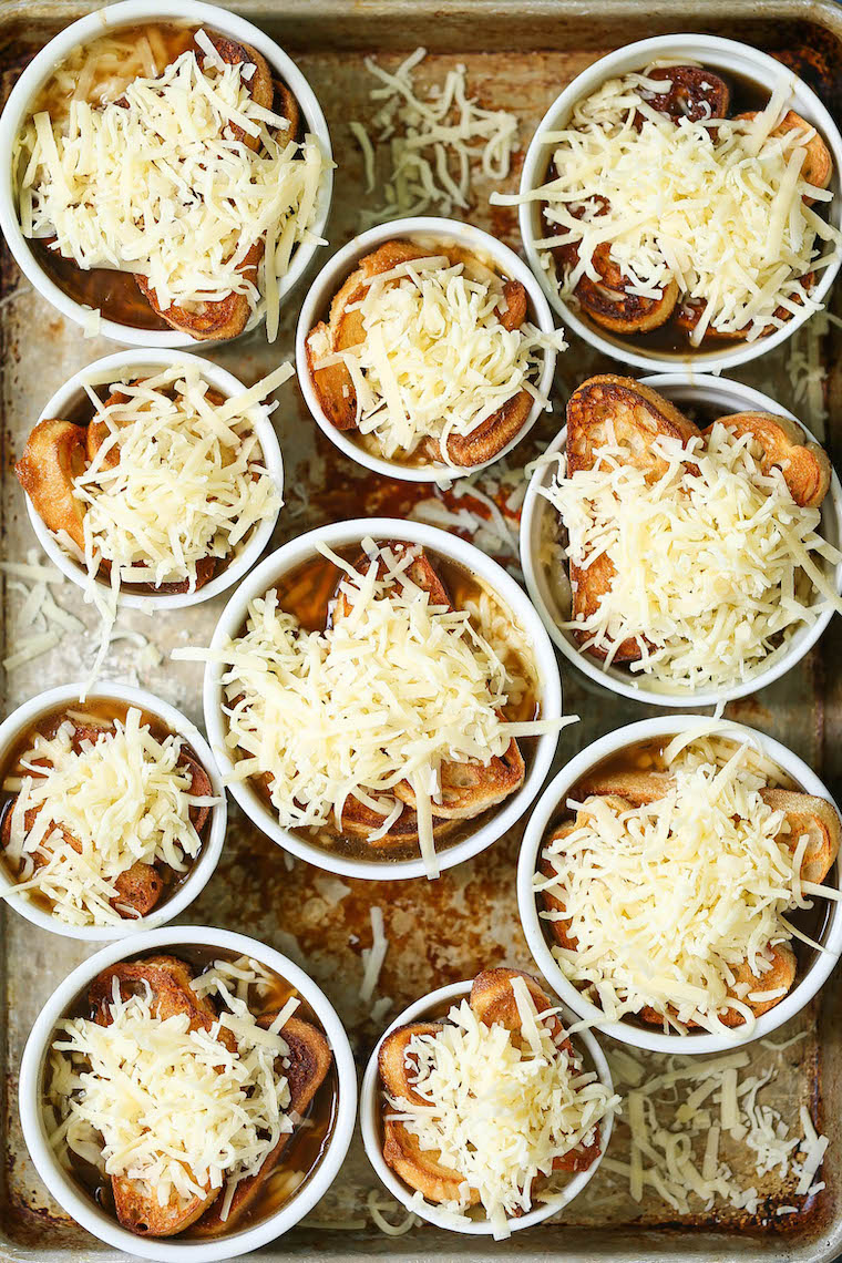 Slow Cooker French Onion Soup - Yes, you can make French onion soup in the crockpot! Ridiculously easy with basically no stirring and no work!