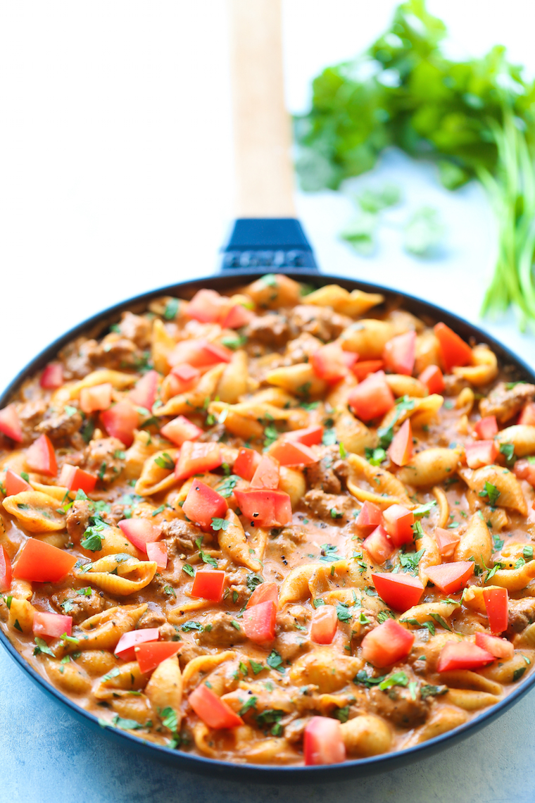 Creamy Taco Shells - My favorite 30-min weeknight meal! Made with hamburger meat and everyone's favorite taco flavor goodness. Everyone will LOVE THIS!