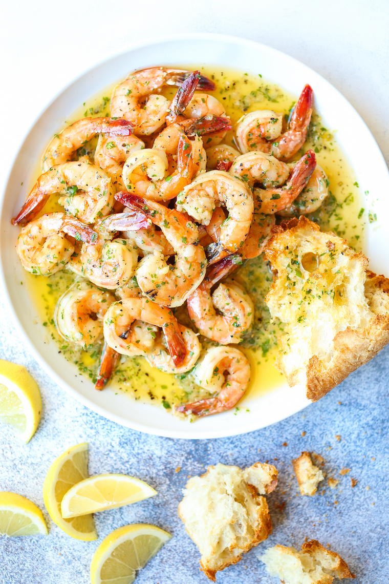 Garlic Butter Shrimp Scampi - Made in just 20 min from start to finish! The garlic butter sauce is TO DIE FOR. Buttery, garlicky and lemony!