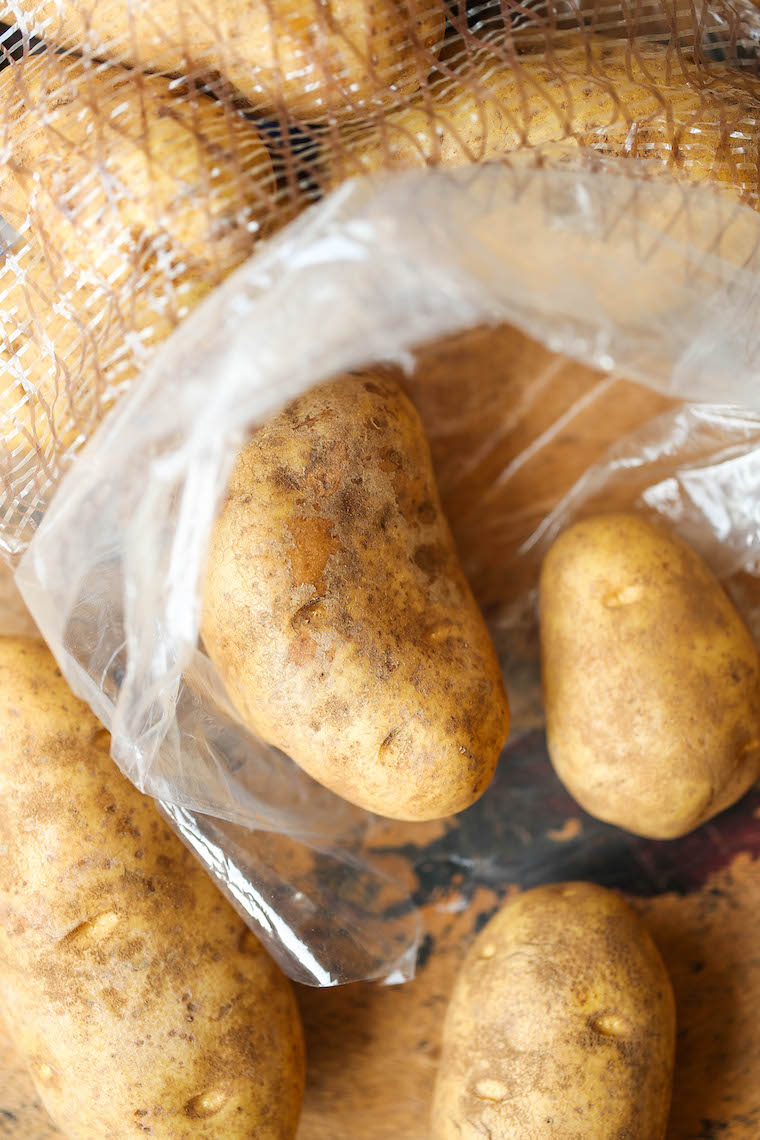 Instant Pot Mashed Potatoes - Oh-so-creamy buttermilk Ranch mashed potatoes! It does not get any easier or quicker than this. One pot, 10 min. MIND BLOWN.